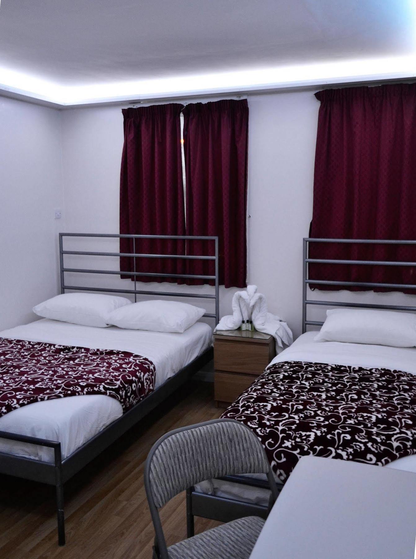 Barking Hotel Esterno foto